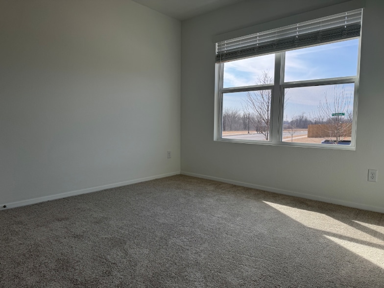 Building Photo - 3407 SW Endearment St