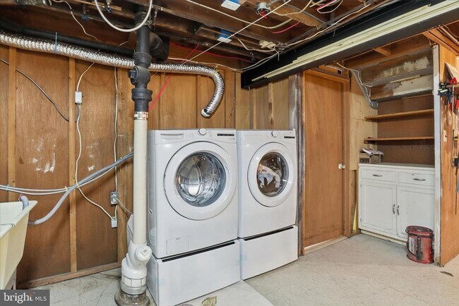 Building Photo - 2209 S Culpeper St