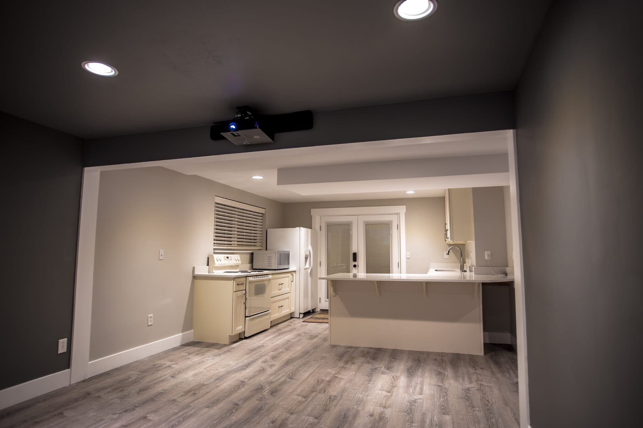 Building Photo - 931 Green Oaks Dr
