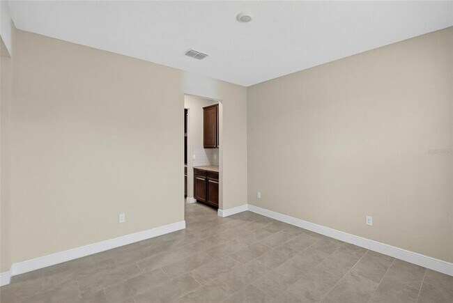 Building Photo - 2546 Warren Acrs Blvd