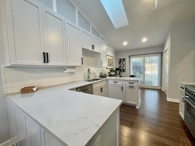 Building Photo - 7 Pinehurst Villas
