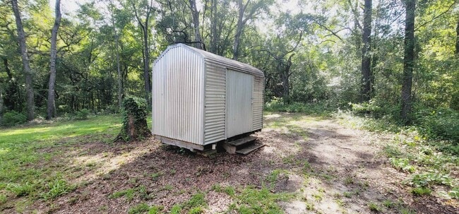Building Photo - 82 Trails End Rd