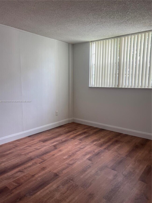 Building Photo - 14150 SW 84th St