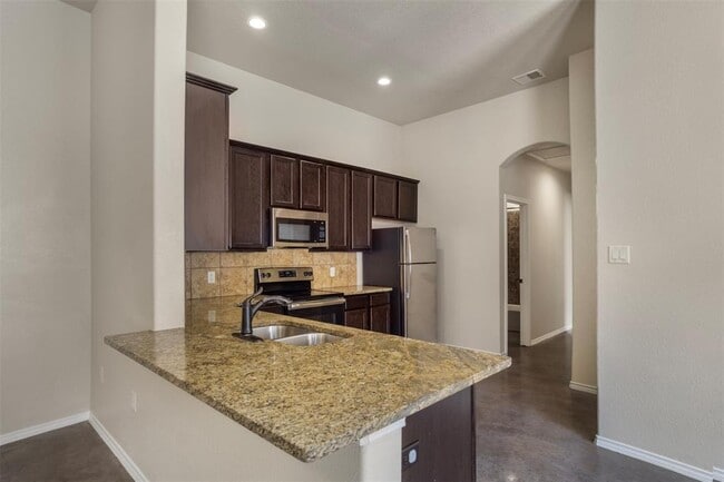 Building Photo - 533 Jack Rabbit Ln