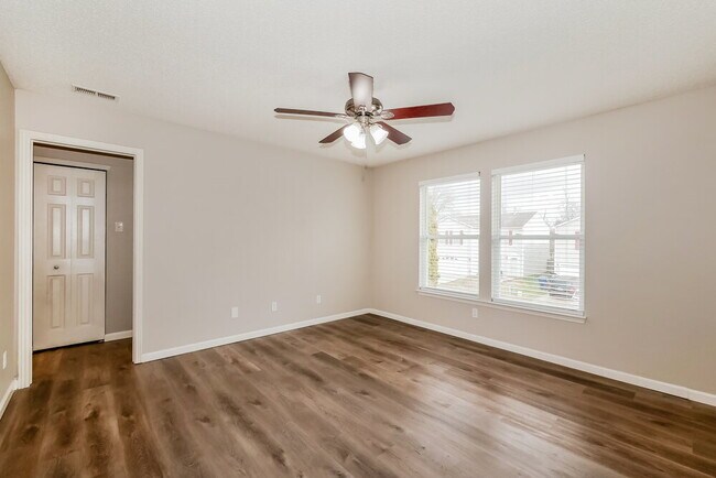 Building Photo - 2014 Dutch Elm Dr