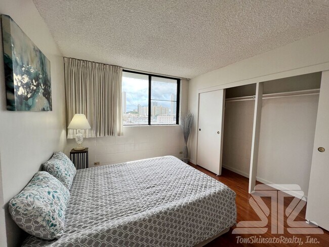 Building Photo - 2 Bedrooms | 2 Bathroom | 1 Parking in Makiki