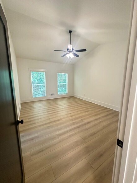 Building Photo - 2894 Sterling Dr NW