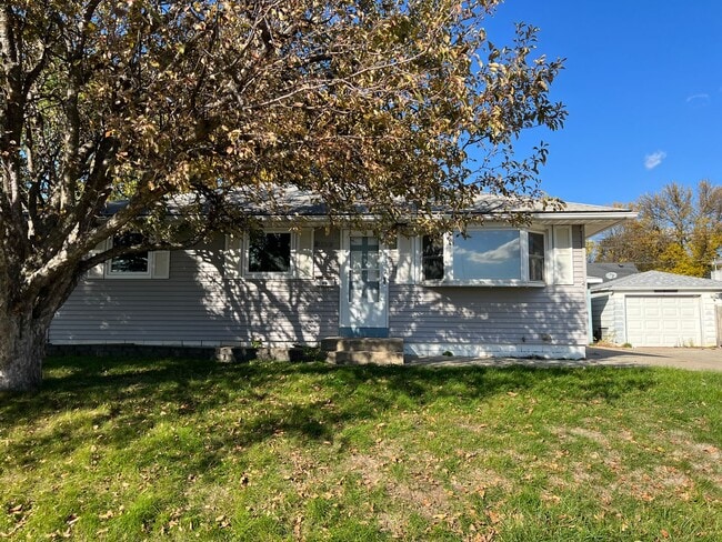 Building Photo - Single Family Home!