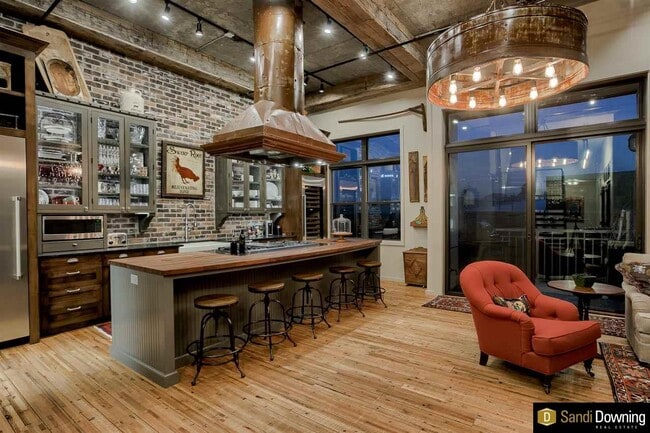 Primary Photo - 1308 Jackson St