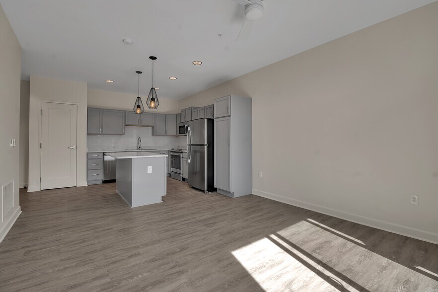 Building Photo - 5712 Main St