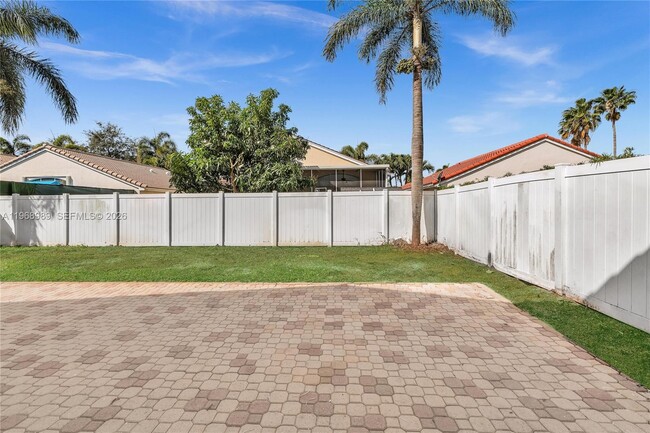 Building Photo - 4917 SW 32nd Way