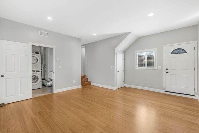 Building Photo - Spacious 4BR/3BA Home in Top-Rated School District!