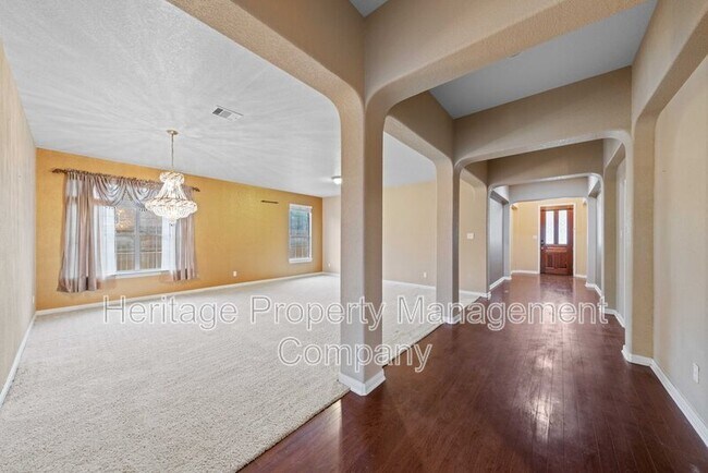 Building Photo - 141 Springtree Gate