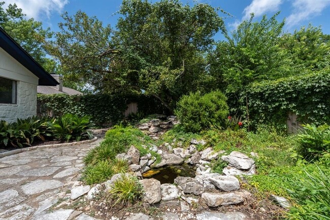 Building Photo - 2404 Coral Ridge Cir