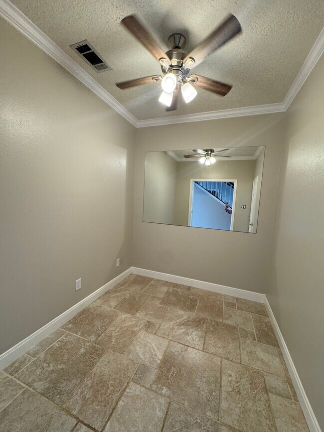 Building Photo - 201 Pebble Springs Ln