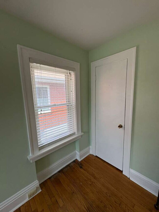 Building Photo - 6926 Hurst Ct