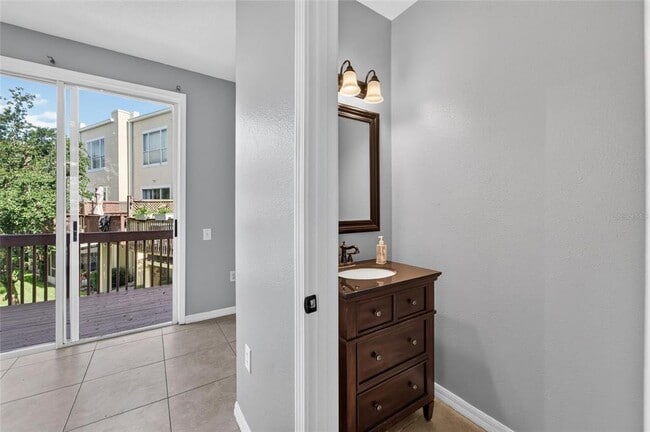 Building Photo - 3186 Bayshore Oaks Dr