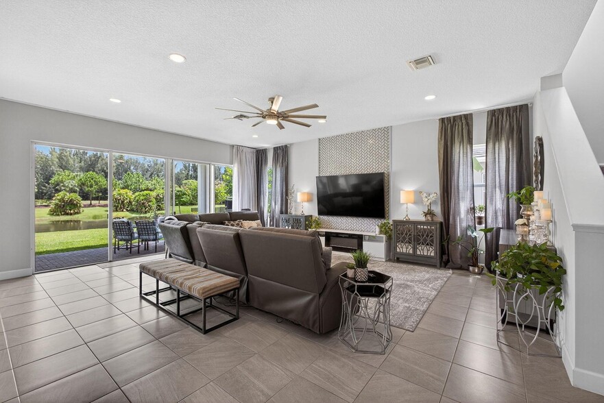 Building Photo - 15953 Whippoorwill Cir
