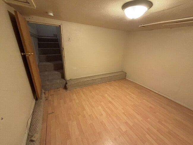 Building Photo - Salt Lake Cottage home 3 bed, 2 baths