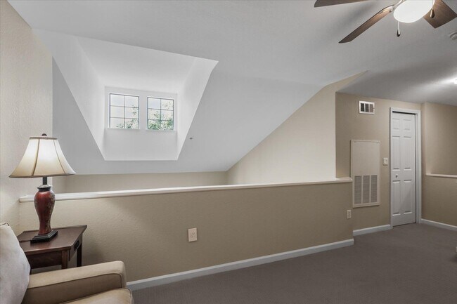 Building Photo - 2801 Chancellorsville Dr