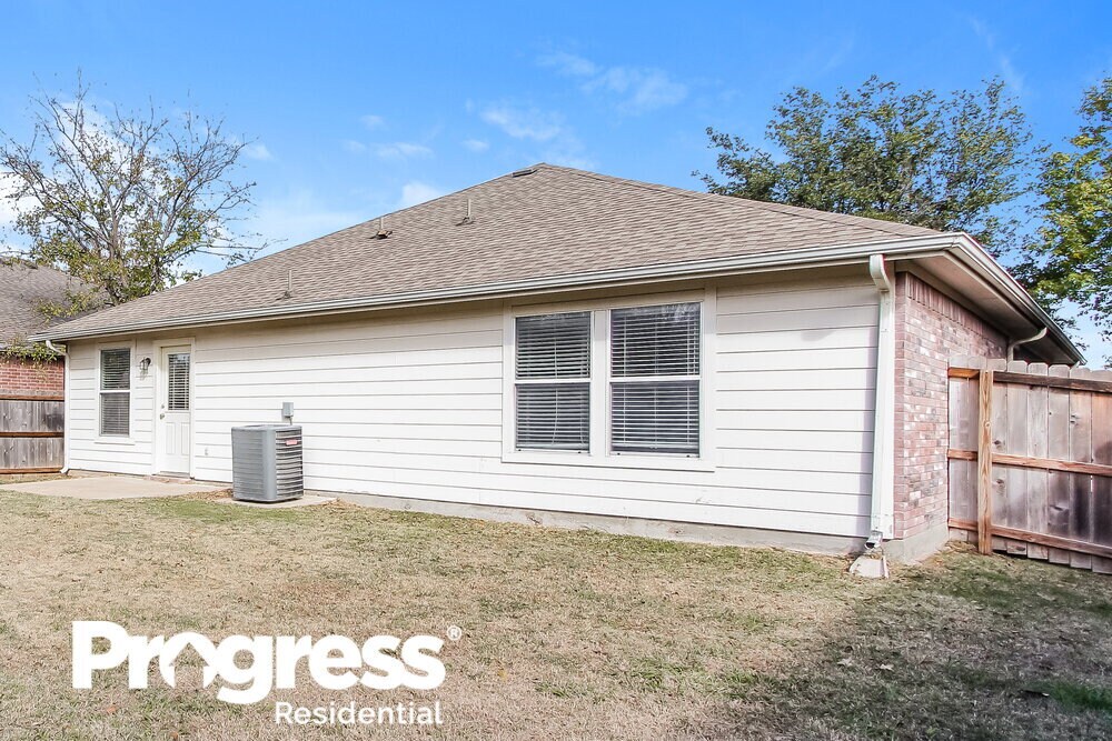 Building Photo - 5521 Hunters Bend Ln