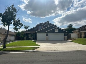 Building Photo - Remodeled Home for Rent in Corona – Sunroo...