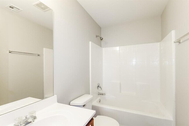 Building Photo - 3337 SE 94th St