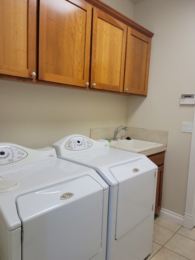 Building Photo - 12 Camberwell Ct