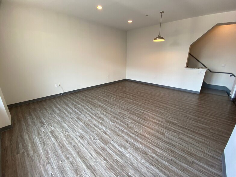 Building Photo - 117 E Berkeley St