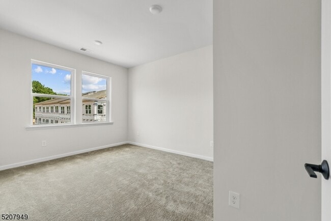 Building Photo - 8 Jessica Ln