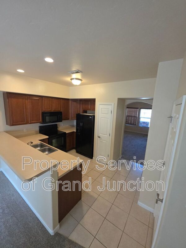 Building Photo - 2481 Thunder Mountain Drive