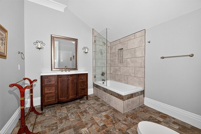 Building Photo - 3802 Louvre Ln