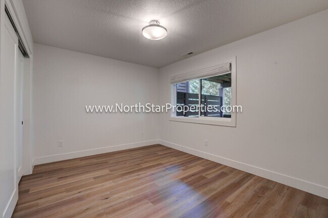 Building Photo - 2542 NW Marken St