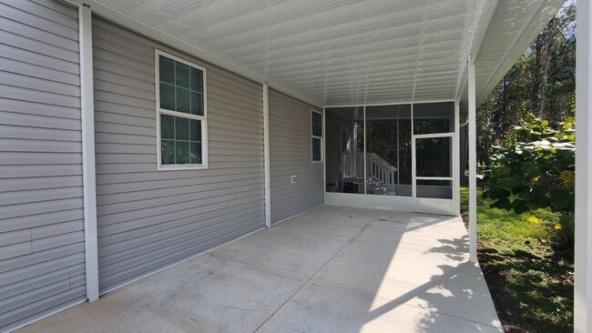 Building Photo - 55+ COMMUNITY!!