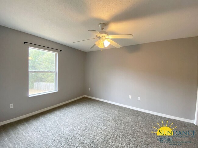 Building Photo - Lovely 4 Bedroom Home in Ridgecrest Subdivision