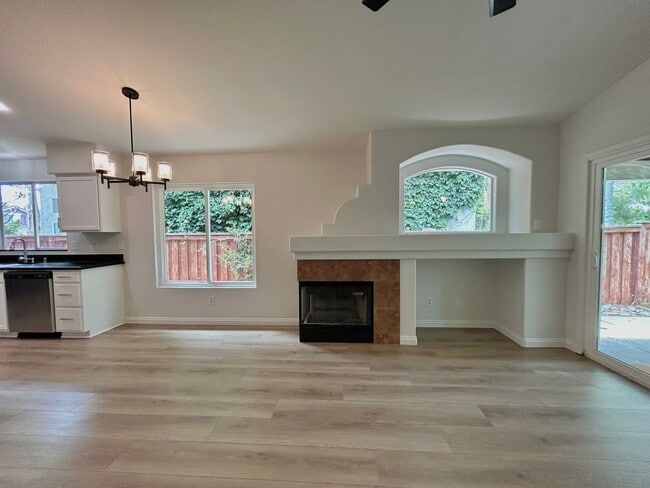 Building Photo - Gorgeous, newly remodeled single story home 3bd 2ba