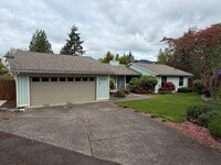 Building Photo - (969) Lance Way - 3 Bedroom / 2 Bath Home