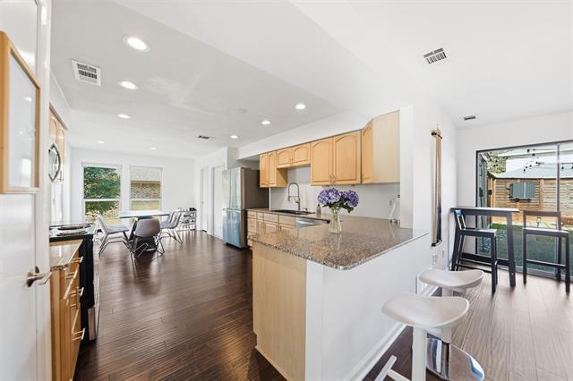 Building Photo - 3313 Overland Dr