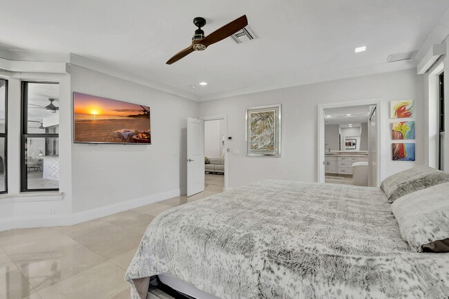 Building Photo - 10099 Canoe Brook Cir