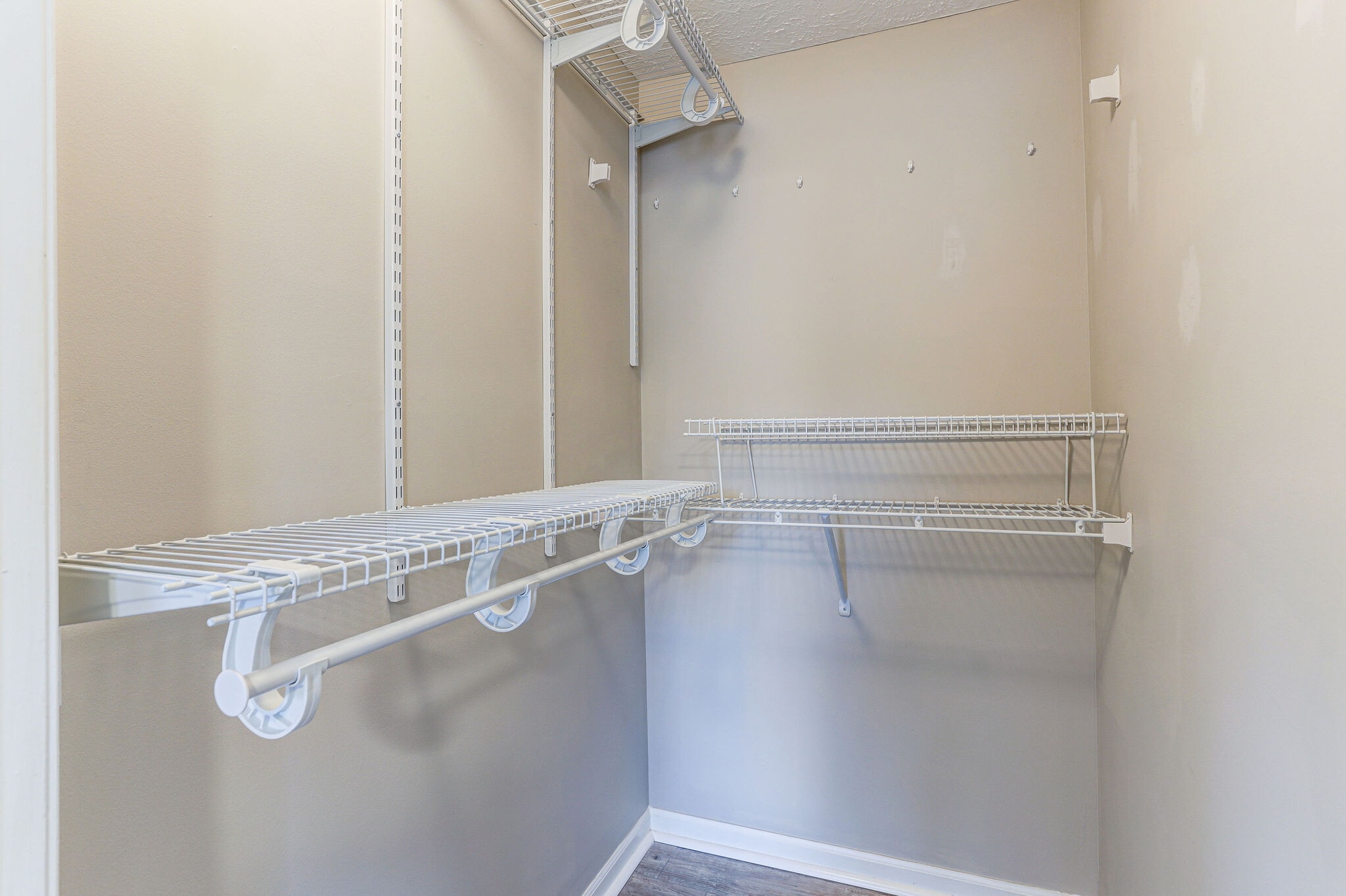 Building Photo - 624 Jupiter Hills Court