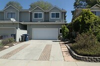 Building Photo - 69 Maranatha Dr