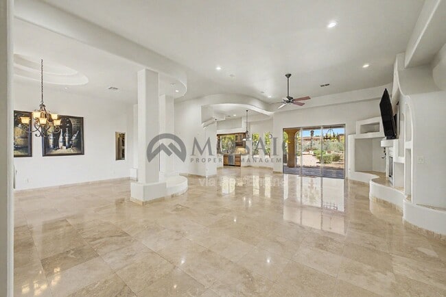 Building Photo - 14006 E Mark Ln