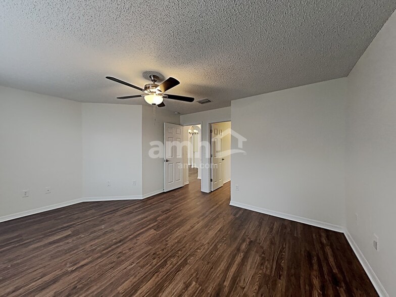 Building Photo - 4417 Country Hills Blvd