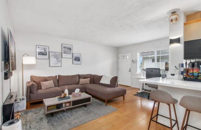 Building Photo - City Heights Condo