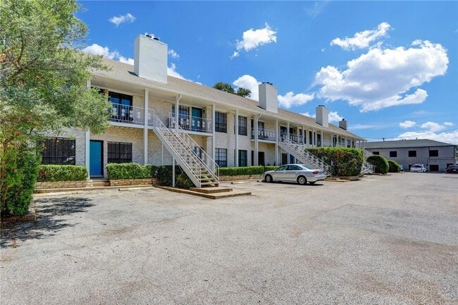 Building Photo - 1610 Waterston Ave