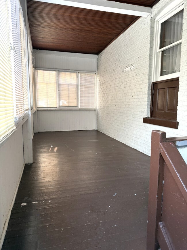 Building Photo - 1940 Wenonah Ave