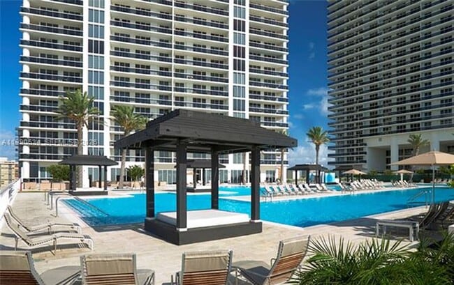 Building Photo - 1830 S Ocean Dr