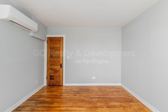 Building Photo - 3517 S Lituanica Ave