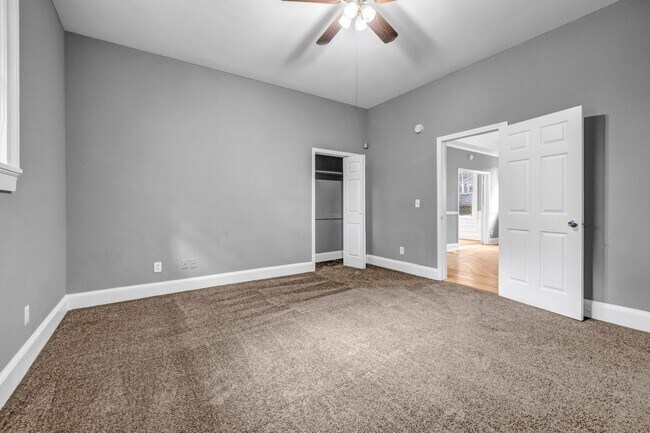 Building Photo - SPACIOUS 6 BEDS | 3 BATHS - IN THE HEART O...