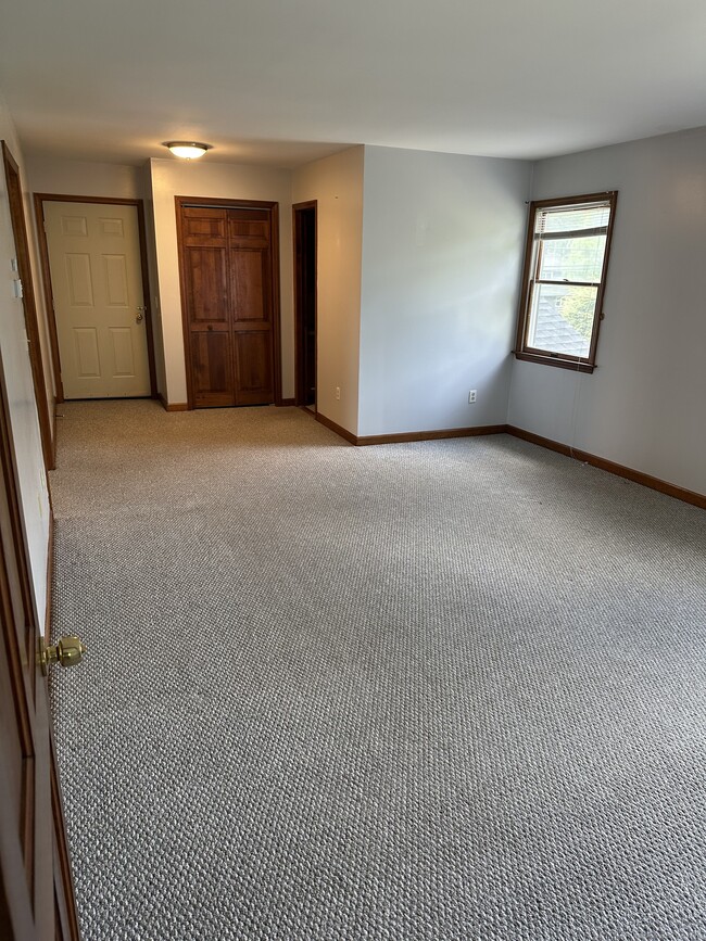 Building Photo - 74 Grassy Plain St